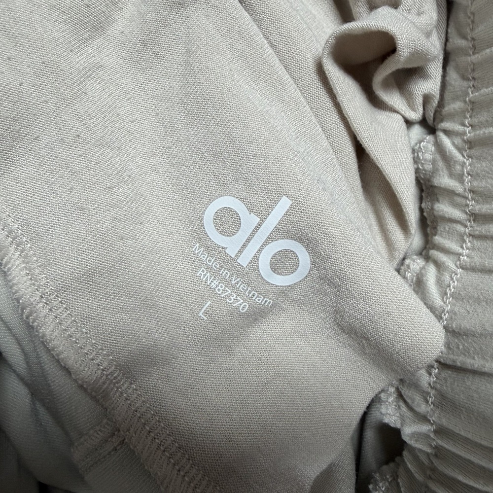 Alo Yoga Conquer Revitalize Pant Mens Large Beige Drawstring Jogger Gym - Picture 2 of 10